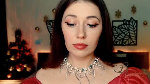 Snapshot of missbeverlymills chatting on 12/25/24, 11:22 The divine Beverly online show from 12/25/24, 11:22