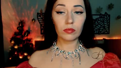 Snapshot of missbeverlymills chatting on 12/29/24, 06:16 The divine Beverly online show from 12/29/24, 06:16