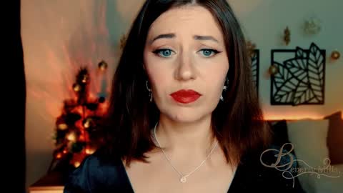 Snapshot of missbeverlymills chatting on 01/01/25, 06:49 The divine Beverly online show from 01/01/25, 06:49