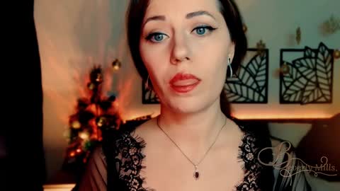 Snapshot of missbeverlymills chatting on 01/02/25, 04:13 The divine Beverly online show from 01/02/25, 04:13