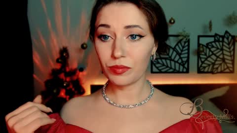 Snapshot of missbeverlymills chatting on 01/04/25, 03:17 The divine Beverly online show from 01/04/25, 03:17