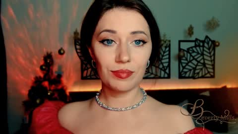 Snapshot of missbeverlymills chatting on 01/04/25, 09:20 The divine Beverly online show from 01/04/25, 09:20