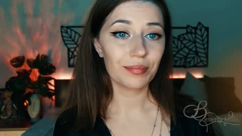 Snapshot of missbeverlymills chatting on 01/17/25, 10:45 The divine Beverly online show from 01/17/25, 10:45