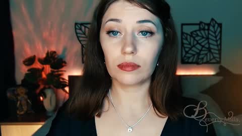 Snapshot of missbeverlymills chatting on 01/25/25, 06:46 The divine Beverly online show from 01/25/25, 06:46