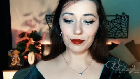 Snapshot of missbeverlymills chatting on 02/08/25, 05:29 The divine Beverly online show from 02/08/25, 05:29