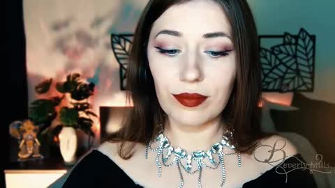 Snapshot of missbeverlymills chatting on 02/09/25, 04:29 The divine Beverly online show from 02/09/25, 04:29