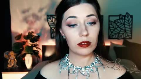 Snapshot of missbeverlymills chatting on 02/09/25, 07:30 The divine Beverly online show from 02/09/25, 07:30