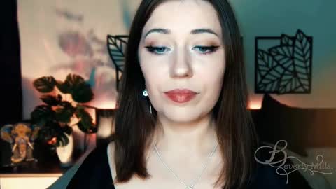 Snapshot of missbeverlymills chatting on 02/10/25, 05:52 The divine Beverly online show from 02/10/25, 05:52