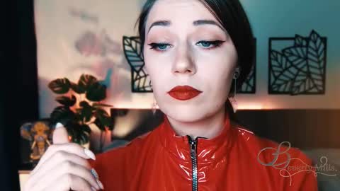 Snapshot of missbeverlymills chatting on 02/15/25, 08:44 The divine Beverly online show from 02/15/25, 08:44