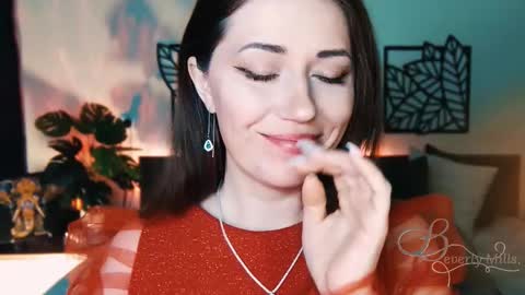 Snapshot of missbeverlymills chatting on 02/16/25, 06:43 The divine Beverly online show from 02/16/25, 06:43