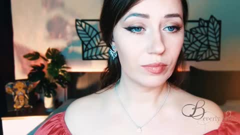 Snapshot of missbeverlymills chatting on 02/19/25, 09:17 The divine Beverly online show from 02/19/25, 09:17