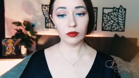 Snapshot of missbeverlymills chatting on 02/21/25, 10:50 The divine Beverly online show from 02/21/25, 10:50