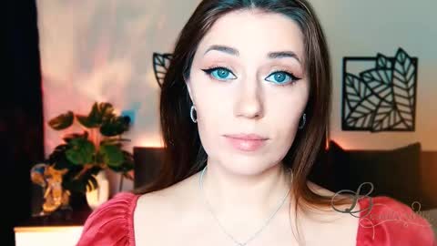 Snapshot of missbeverlymills chatting on 02/24/25, 08:17 The divine Beverly online show from 02/24/25, 08:17