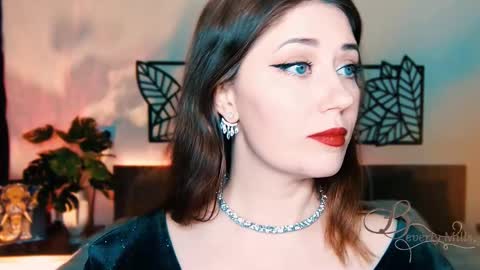 Snapshot of missbeverlymills chatting on 02/26/25, 03:30 The divine Beverly online show from 02/26/25, 03:30