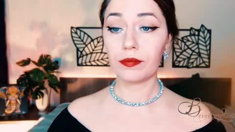 Snapshot of missbeverlymills chatting on 02/27/25, 06:07 The divine Beverly online show from 02/27/25, 06:07