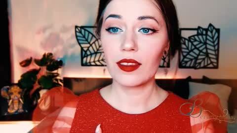 Snapshot of missbeverlymills chatting on 02/28/25, 09:25 The divine Beverly online show from 02/28/25, 09:25