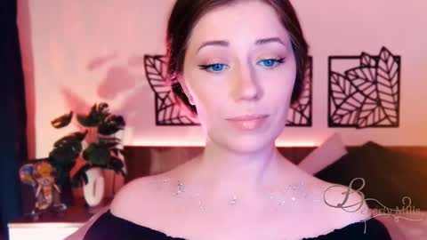 Snapshot of missbeverlymills chatting on 03/08/25, 12:52 The divine Beverly online show from 03/08/25, 12:52