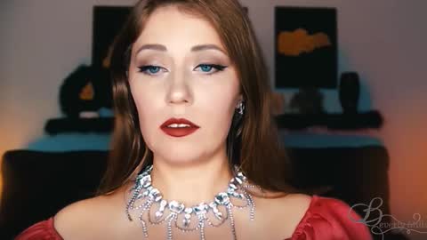 Snapshot of missbeverlymills chatting on 09/12/25, 06:41 The divine Beverly online show from 09/12/25, 06:41