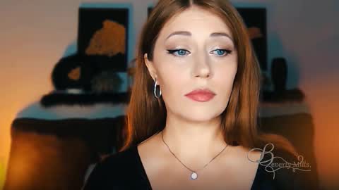 Snapshot of missbeverlymills chatting on 09/20/25, 06:09 The divine Beverly online show from 09/20/25, 06:09