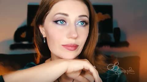 Snapshot of missbeverlymills chatting on 09/24/25, 07:39 The divine Beverly online show from 09/24/25, 07:39