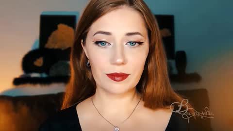 Snapshot of missbeverlymills chatting on 09/29/25, 12:05 The divine Beverly online show from 09/29/25, 12:05