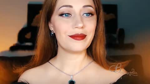 Snapshot of missbeverlymills chatting on 10/09/25, 05:05 The divine Beverly online show from 10/09/25, 05:05