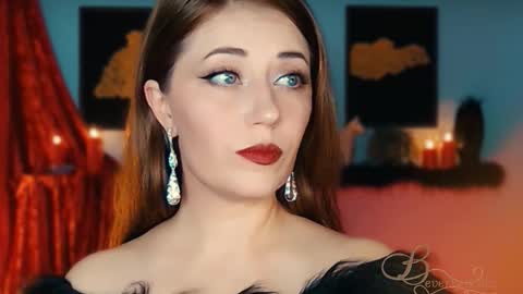 Snapshot of missbeverlymills chatting on 10/19/25, 09:15 The divine Beverly online show from 10/19/25, 09:15