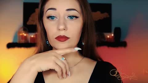 Snapshot of missbeverlymills chatting on 11/06/25, 03:18 The divine Beverly online show from 11/06/25, 03:18