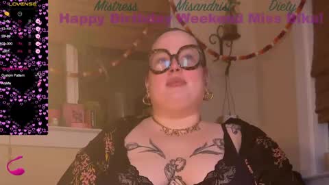 Snapshot of missbika chatting on 01/12/25, 05:56 Miss Bika online show from 01/12/25, 05:56