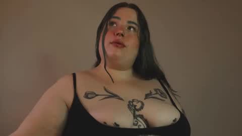 Snapshot of missbika chatting on 11/01/25, 12:40 Miss Bika online show from 11/01/25, 12:40