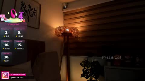 Snapshot of missbrasil_ chatting on 11/21/25, 12:04 Sara Vanegas online show from 11/21/25, 12:04