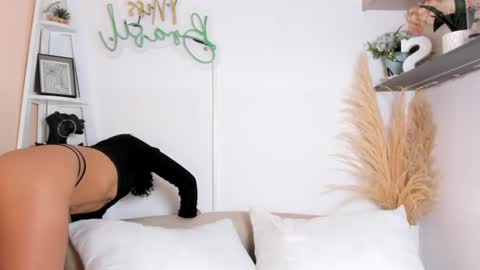 Sara Vanegas online show from 06/20/26, 12:08