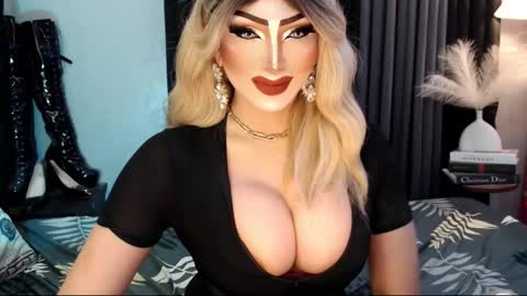 Snapshot of misschannel4sub chatting on 09/28/25, 08:36 PRIESTESS CHANNEL online show from 09/28/25, 08:36