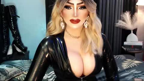 Snapshot of misschannel4sub chatting on 09/29/25, 10:14 PRIESTESS CHANNEL online show from 09/29/25, 10:14