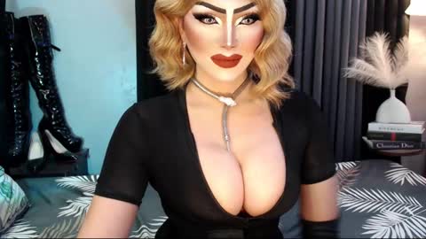 Snapshot of misschannel4sub chatting on 10/01/25, 11:33 PRIESTESS CHANNEL online show from 10/01/25, 11:33