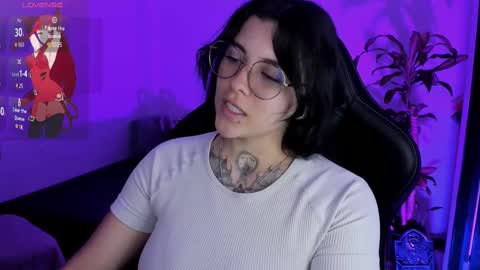 Snapshot of misscharlottte_18 chatting on 10/18/25, 02:36 Missy Charlottte. Hey remember to give me a thumbs up ty online show from 10/18/25, 02:36