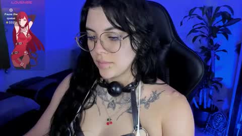 Snapshot of misscharlottte_18 chatting on 10/27/25, 04:05 Missy Charlottte. Hey remember to give me a thumbs up ty online show from 10/27/25, 04:05