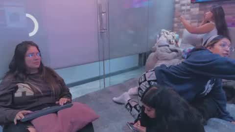 misscheelsee_as online show from 07/04/26, 03:45