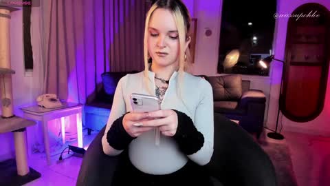 Chloe freelance model Please your thumbs up are important  online show from 01/09/25, 12:25
