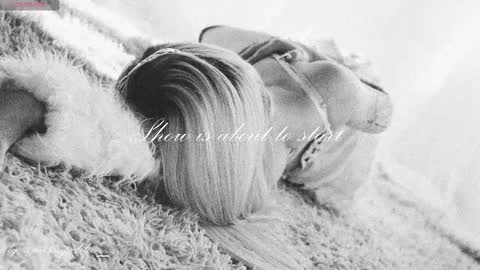 Chloe freelance model Please your thumbs up are important  online show from 10/23/25, 11:24