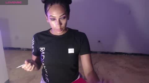 Snapshot of misscruzxz chatting on 09/30/25, 11:21 Donna di Diamanti online show from 09/30/25, 11:21