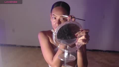 Snapshot of misscruzxz chatting on 10/16/25, 09:16 Donna di Diamanti online show from 10/16/25, 09:16