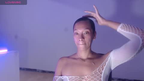 Snapshot of misscruzxz chatting on 11/03/25, 03:46 Donna di Diamanti online show from 11/03/25, 03:46