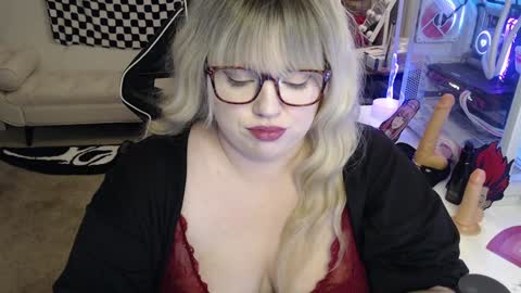 missdanibluee online show from 12/16/24, 11:55