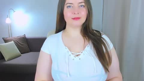 Snapshot of missdeluz chatting on 02/06/25, 10:04 Lexi online show from 02/06/25, 10:04