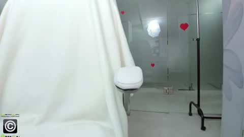 Snapshot of missdominna chatting on 03/21/26, 04:17 Miss Domina online show from 03/21/26, 04:17