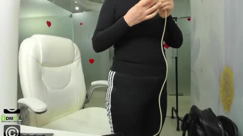 Snapshot of missdominna chatting on 04/04/26, 02:43 Miss Domina online show from 04/04/26, 02:43
