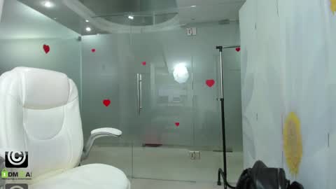 Snapshot of missdominna chatting on 04/06/26, 02:42 Miss Domina online show from 04/06/26, 02:42