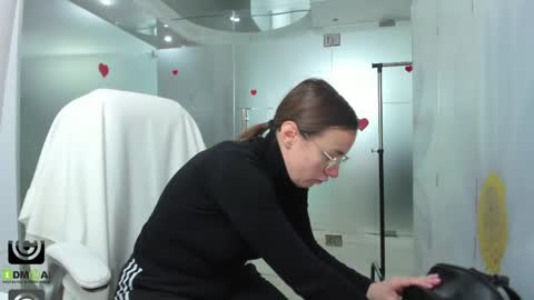 Snapshot of missdominna chatting on 04/08/26, 02:44 Miss Domina online show from 04/08/26, 02:44