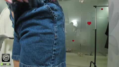 Snapshot of missdominna chatting on 04/21/26, 02:51 Miss Domina online show from 04/21/26, 02:51